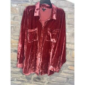 Torrid Madison Velvet Button-Up Long Sleeve Shirt in the color Syrah Size 3 NWOT